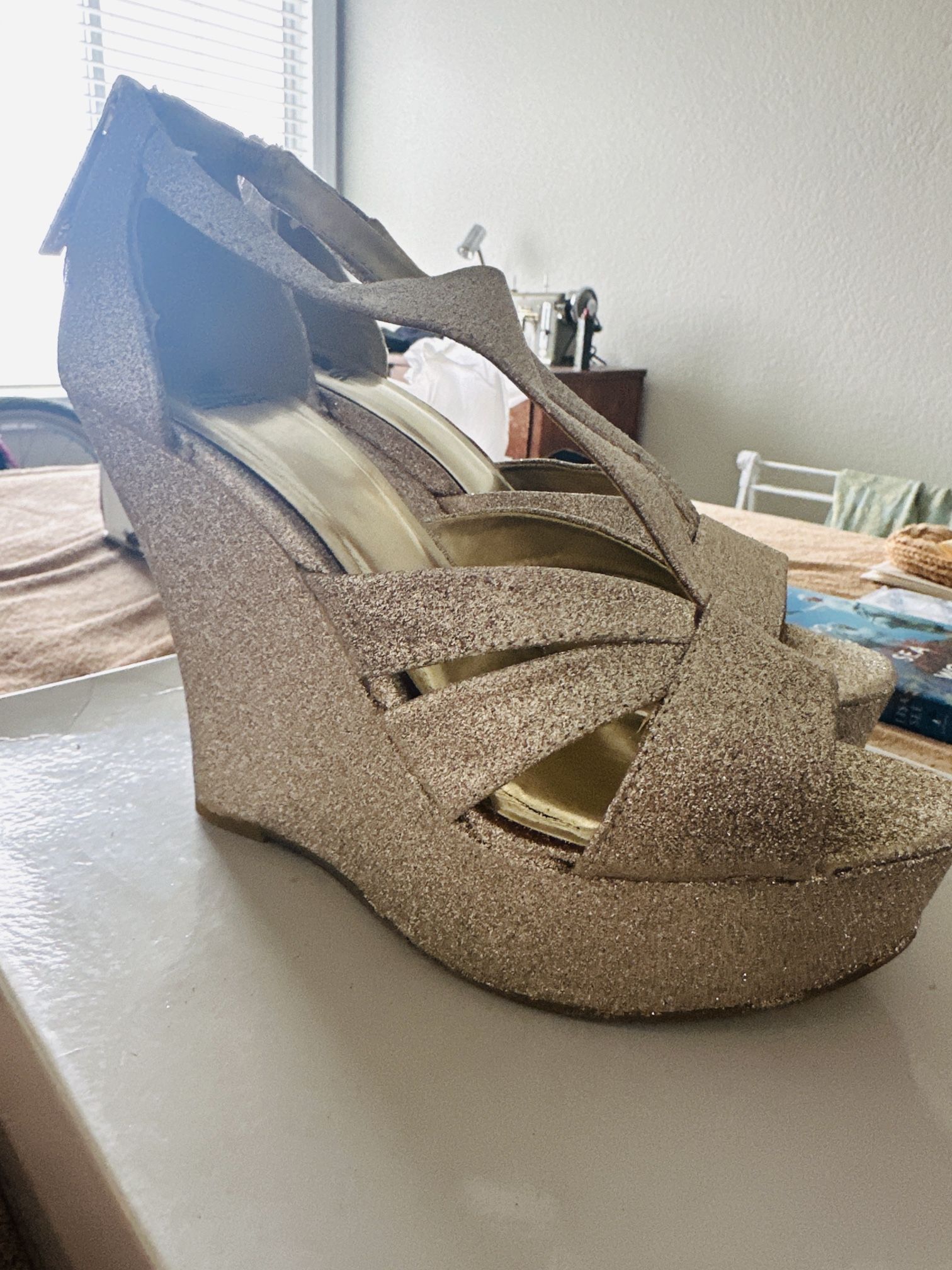 Gold Sparkle Wedges