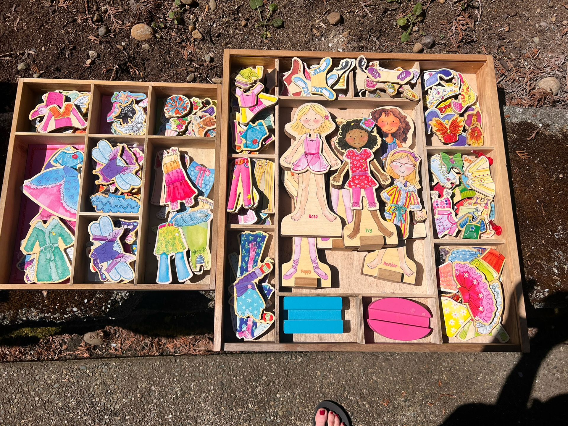 Wooden Magnetic Dress-up dolls