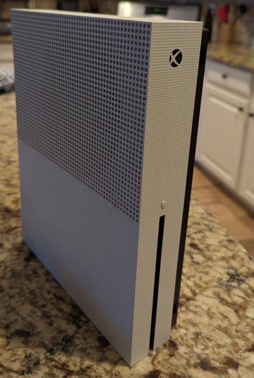 Xbox One S