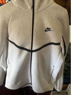 Real Nike tech, oatmeal color size M