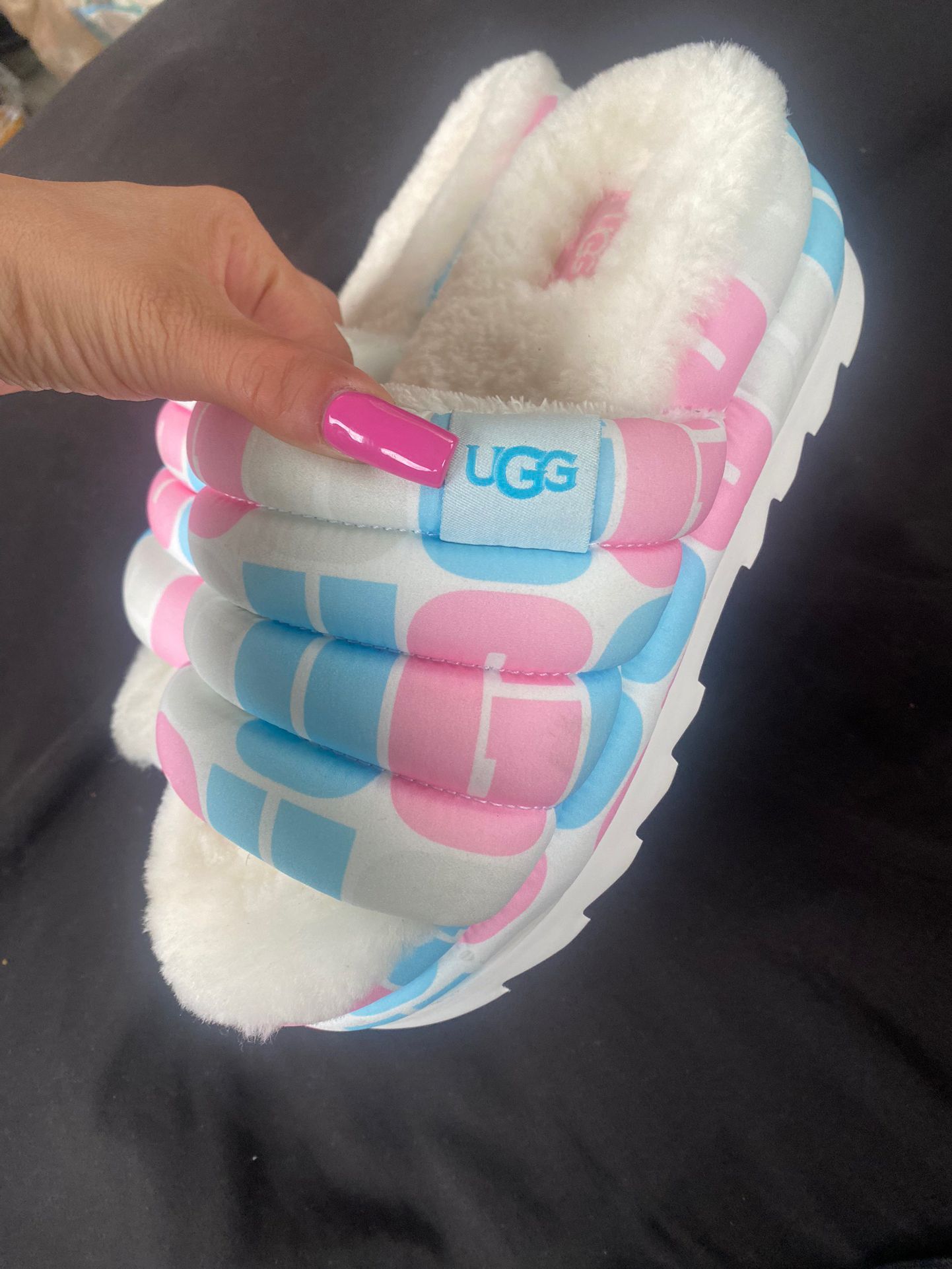 2 Pairs of UGGS fluffy Platform Slides