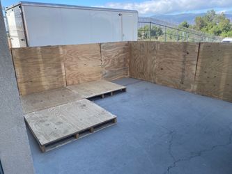 New Ply wood pallets that are heavy duty 45x48