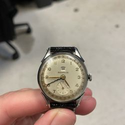 Vintage benrus pointer date