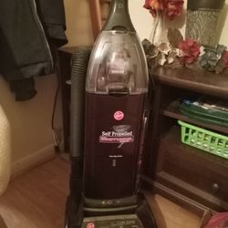 Hoover Upright Self propelled Wintunnel Vacuum 