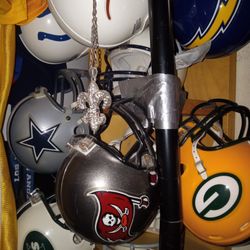 NFL FOOTBALL COLLEGE FOOTBALL TEAM MINI HELMET !!