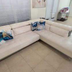 Modern Sectional Sofa From Rooms To Go