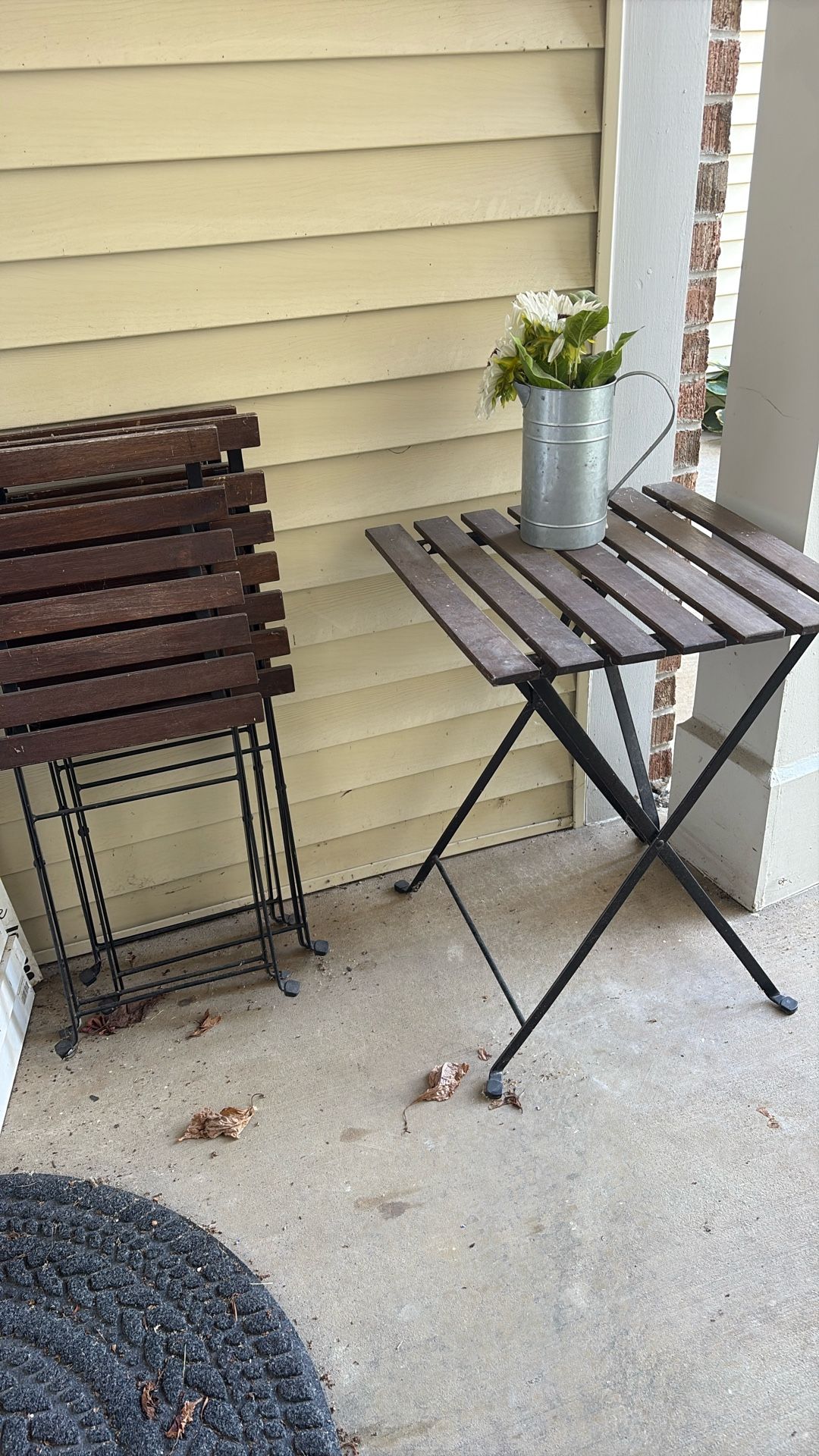 Table With 3 Chairs