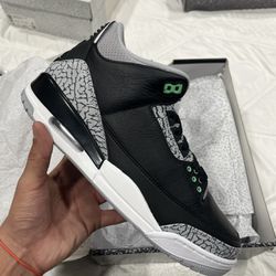 Brand New Men’s Air Jordan Retro 3 “Green Glow “ Size 10.5