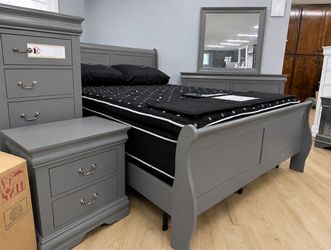 Sleigh Bedroom Set on Sale!!