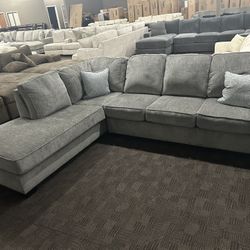 Gorgeous Light Gray Sectional W/ Blue Accent Pillows 
