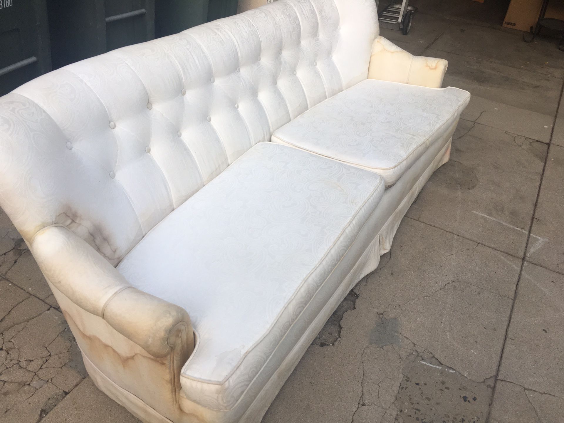 CURB ALERT FREE COUCH