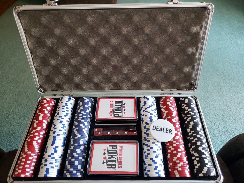 Novelty World Of Poker Travel Kit