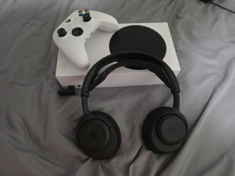 Xbox Series S Bundle | Controller + SteelSeries 3x Wireless Headset | Excellent Condition