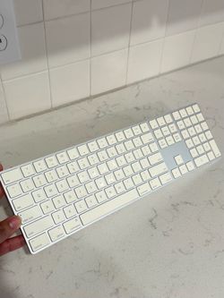 Apple Magic Keyboard with numeric Pad