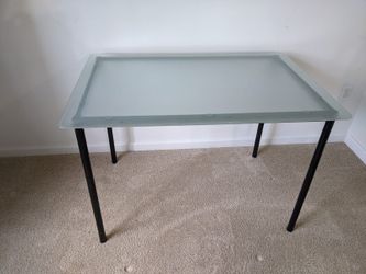 Glass dining table with 4 ikea chairs