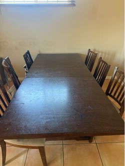 Dining room table with 6 chairs