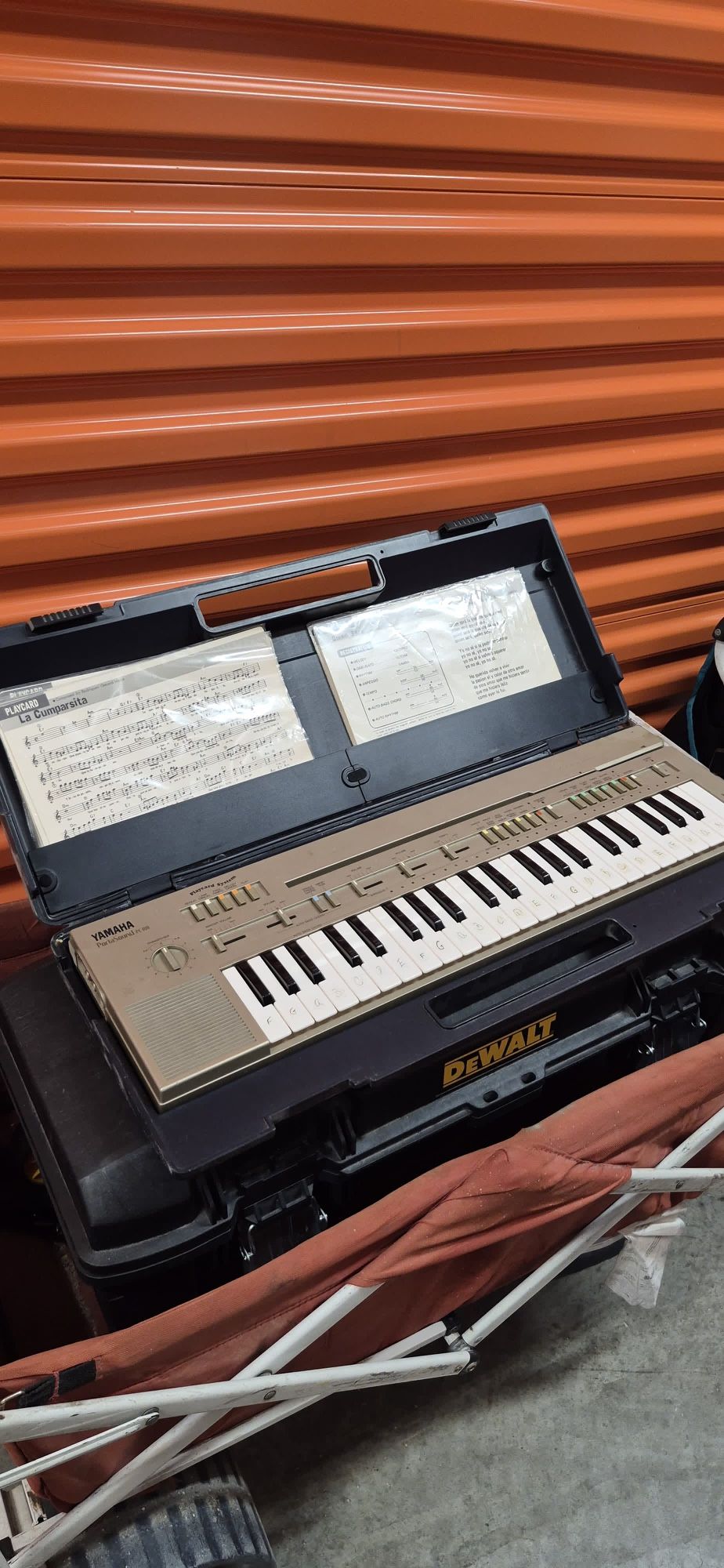 Vintage Yamaha PortaSound PC-100 Keyboard With Playcards and Case