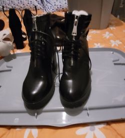 Black Chunky Heel 2," Heel Shiny On The Part Where Zipper Ends