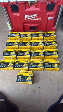 Dewalt XR power stack 20v max 3.5 ah (NEW)