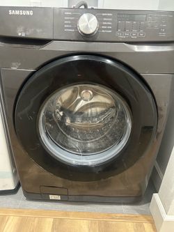 Samsung front load washer very clean, new rubber seal. Also LG dryer