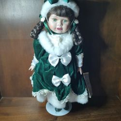 Original Samantha Medici  18” Porcelain Doll "Green Velvet/White Fur" W/Tag 1998