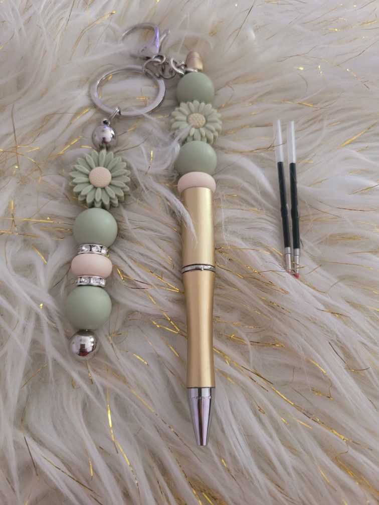 Green Daisies Pen And Keychain Set