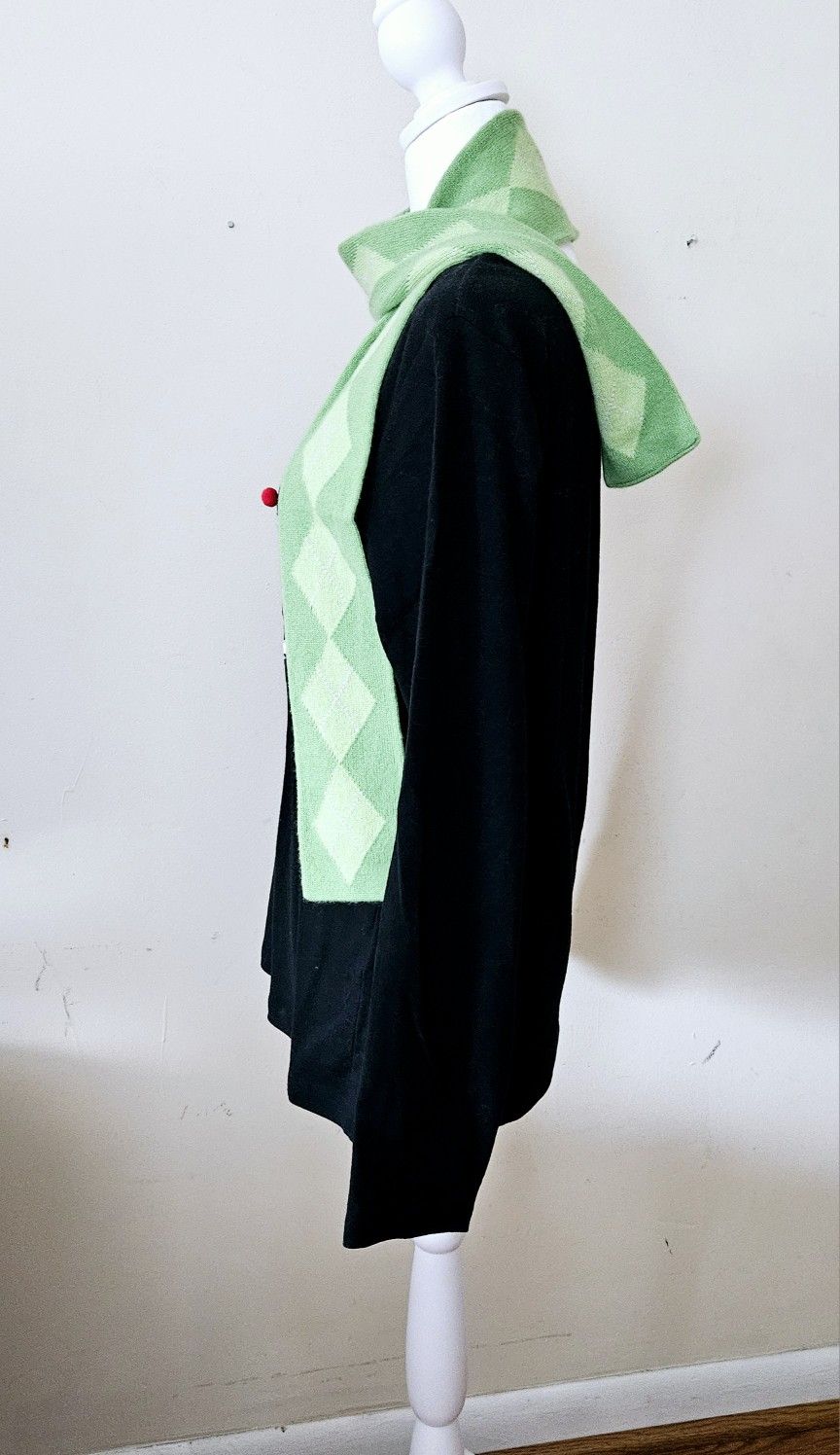 Size Medium Karen Scott Black Long-Sleeved 100% Cotton Shirt with Kitty Cats Design & Red Pom Pom Hat Tassels strategically placed & Express 100% Cash