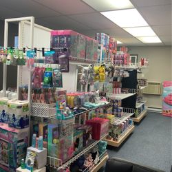 Discounts-Deals-Sales.......one Nashua Road Londonderry New Hampshire 03053 Hours 10am Till 7pm Wednesday Thru Sunday 