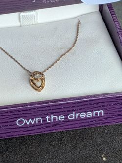 Gold Teardrop Pendant Necklace with Stone