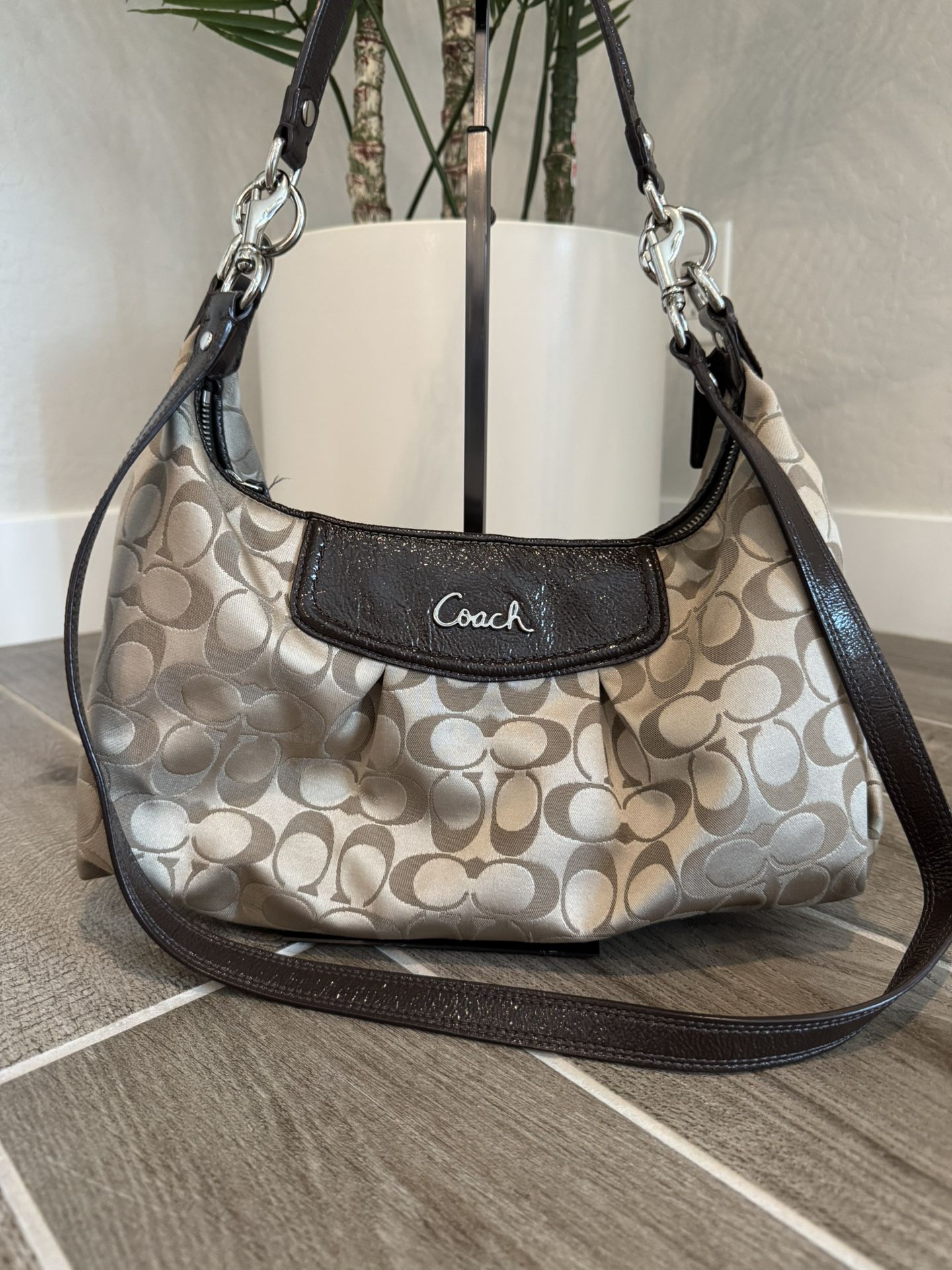 Coach - Ashley Signature F19766 Convertible Hobo Bag- Khaki Mahagony