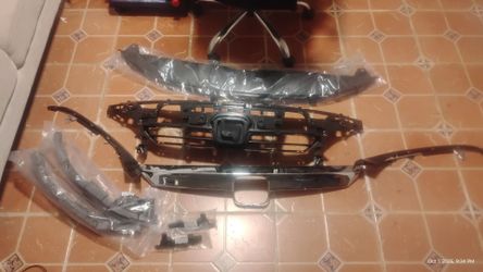2020- 22 Honda Accord sport partial front grill assembly