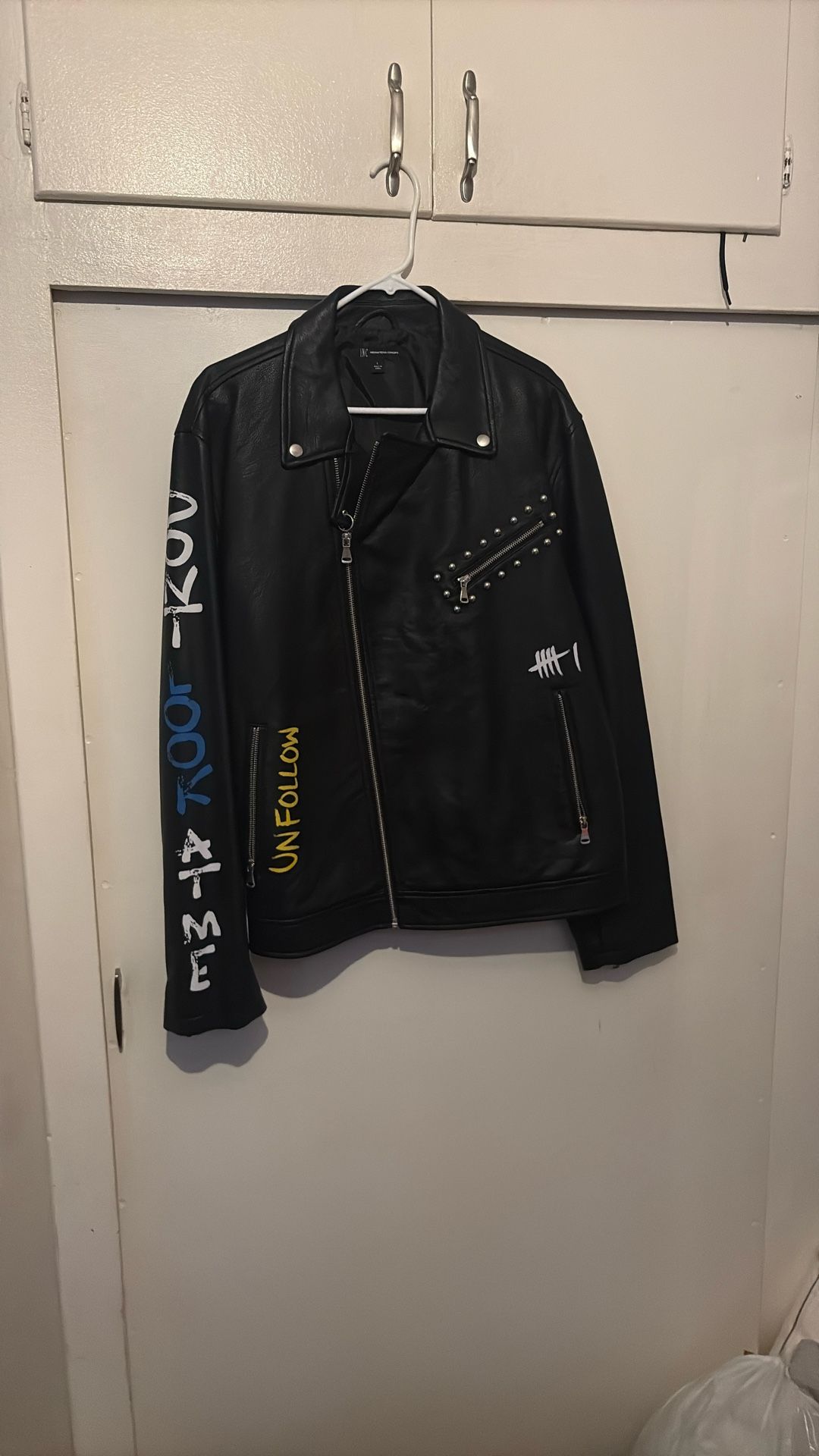 Non Leather Jacket Size L Unisex 