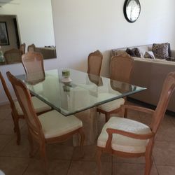 glass dining room table w/6 chairs 