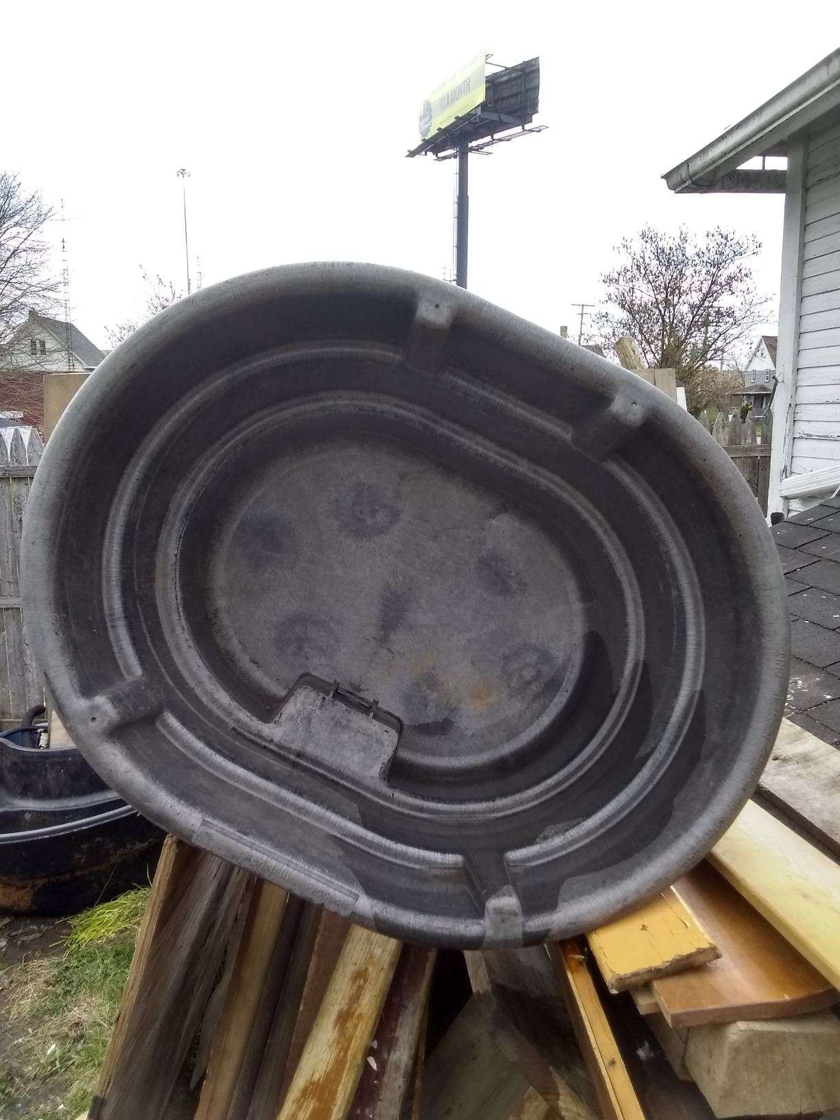 LIVESTOCK WATERING TROUGH