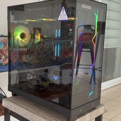 Torre De Pc Gaming Ryzen 7 9800x3D Rx Asus Tuf  9070 Xt 