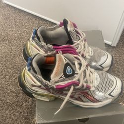 Balenciaga Runners 42 