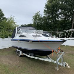 1987 Bayliner 28.5 ft cabin cruiser with aft cabin