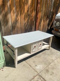 White coffee table in nice condition. Size 24 x 47 x 19.  $20  Pick up in Highland Park, 90042