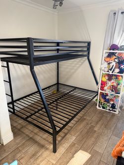 Black Metal bunk beds
