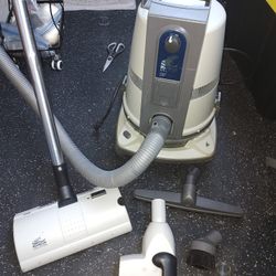 Delphin Canister Vacuum ( Excellent Condition And Made In Germany)