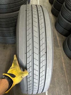 295/75/22.5 Hankook trailer tire