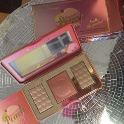 TOO FACED SWEET PEACH GLOW PALETTE