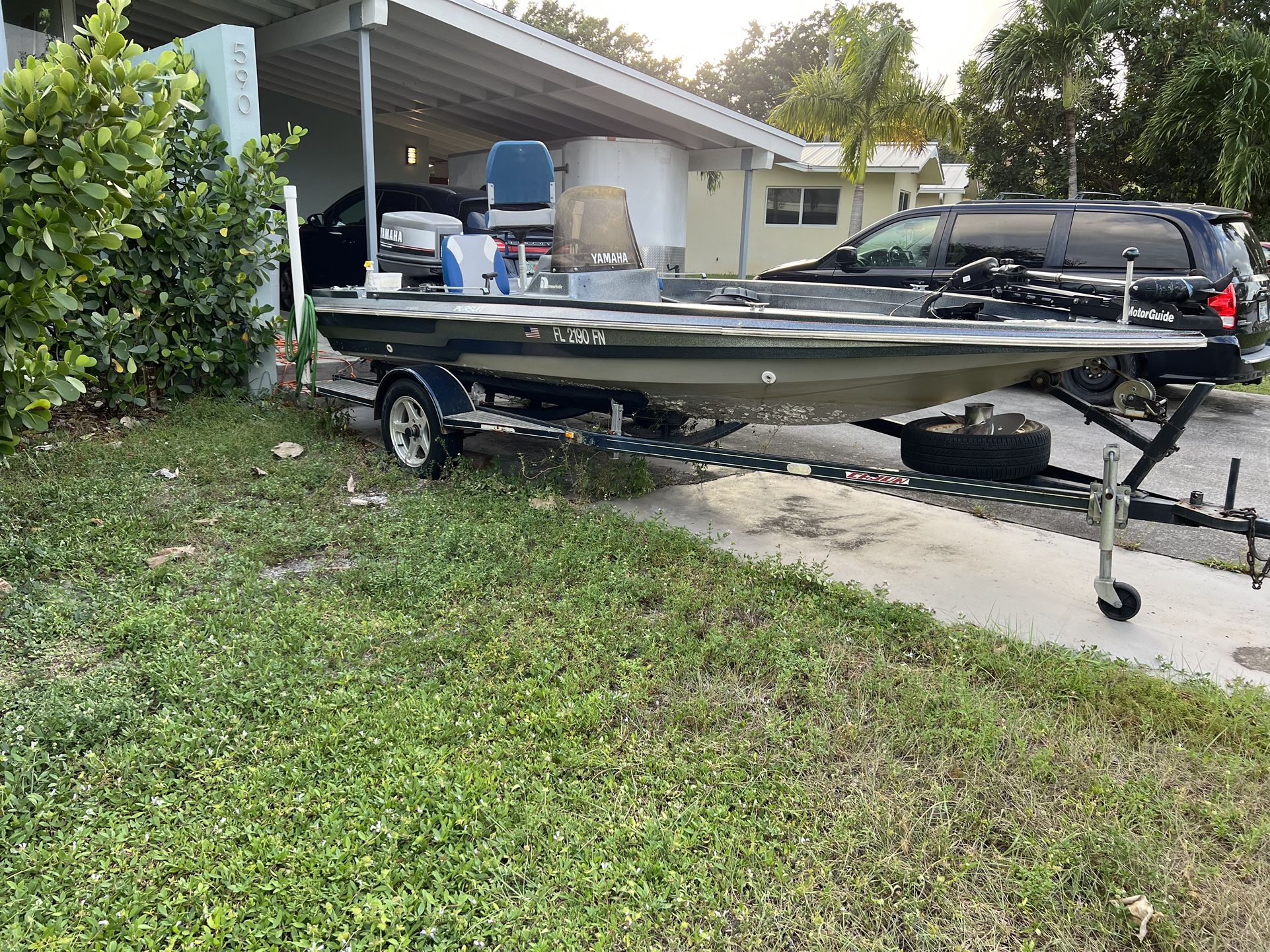 1987 Cajun 17”
