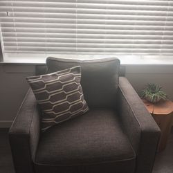 Good Looking Gray Chair For Use In Any Room