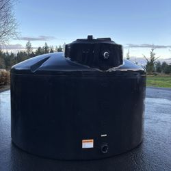 550 Gallon Water Tank