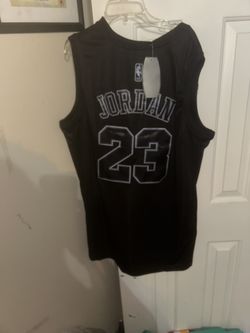 Black Jordan Bulls jersey size 2xl