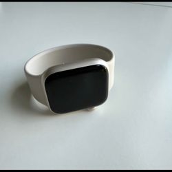 Apple Watch Series 9 GPS + Cellular, 41mm Starlight Aluminum Case with Starlight Solo Loop