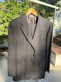 Brioni Suit 42L