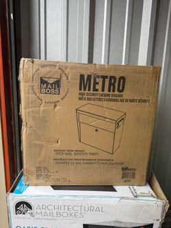 Brand new Architectural Mailboxes Oasis Classic locking post mount mailbox. Still in the box, never used. Has a satin black finish and XL capacity. Su