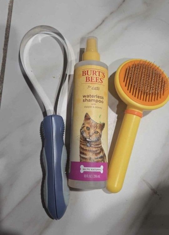 Cat Grooming Supplies 